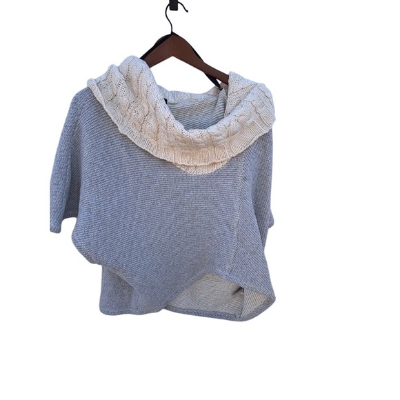 bebe Sweaters - Women's Bebe Shawl Sweater M/L Gray Off-white Y2K